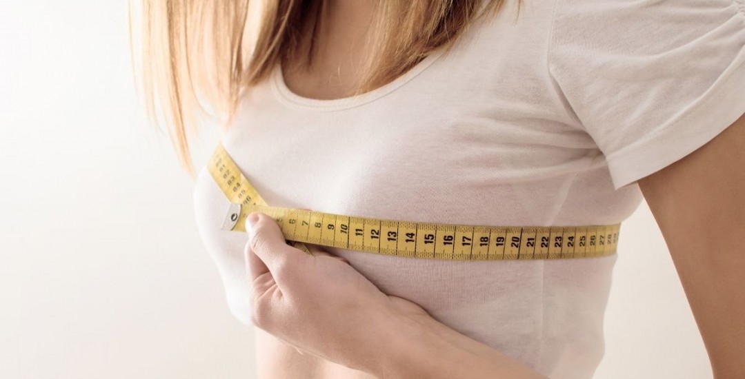 İst Eine Narbenfreie (nicht-operative) Brustverkleinerung Möglich?